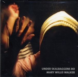 Under skalbaggens bo (ljudbok) av Mary Willis W
