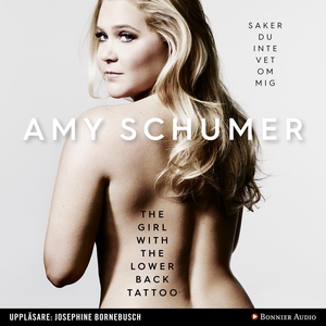 The girl with the lower back tattoo : Saker du