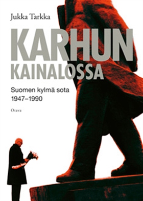 Karhun kainalossa (e-bok) av Jukka Tarkka