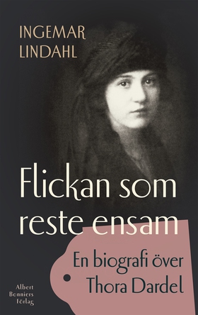 Flickan som reste ensam : En biografi över Tora