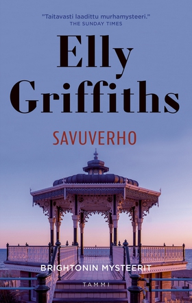 Savuverho (e-bok) av Elly Griffiths