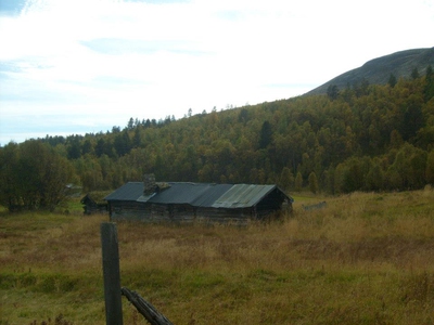 Flickan frå norr, Eller den norske tittelen J