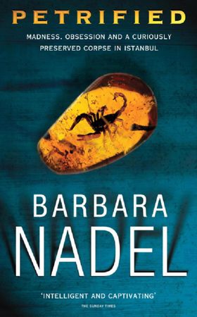 Petrified (Inspector Ikmen Mystery 6) - An unputdownable murder mystery with an ingenious plot (ebok) av Barbara Nadel