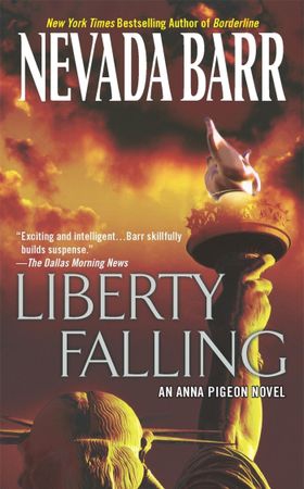 Liberty Falling (Anna Pigeon Mysteries, Book 7) - A thrilling mystery set in New York City (ebok) av Nevada Barr