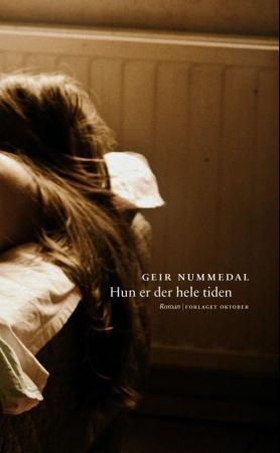 Hun er der hele tiden (ebok) av Geir Nummedal